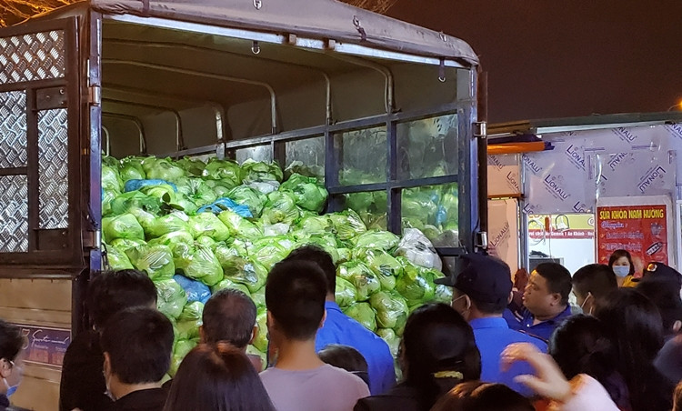 Hoạt động “giải cứu” nông sản được cư dân nơi đây kết hợp với tỉnh đoàn Hải Dương thực hiện, nhằm hỗ trợ giải quyết khó khăn trước tình trạng nông sản bà con dư thừa do ảnh hưởng dịch COVID-19.