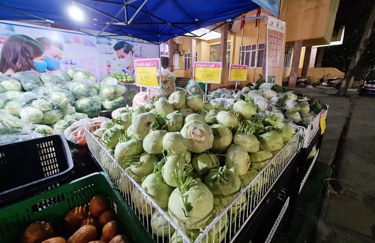 Giám đốc siêu thị Co.opmart Hà Nội cho biết thêm, ước tính đợt này, siêu thị sẽ bù chi phí để có thể bán ra khoảng 200-300 tấn nông sản Hải Dương, dự kiến kéo dài trong một tháng hoặc cho đến khi tổng lượng nông sản toàn tỉnh cơ bản được tiêu thụ ổn định.