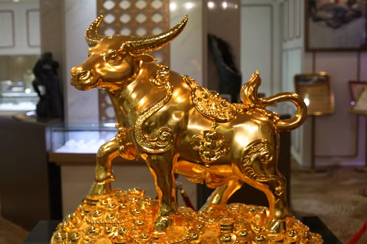 Sản phẩm truyền tải trọn vẹn ý nghĩa của hình tượng con trâu mang ước vọng con người về sự nghiệp phát triển bền vững, cuộc sống đầy đủ.