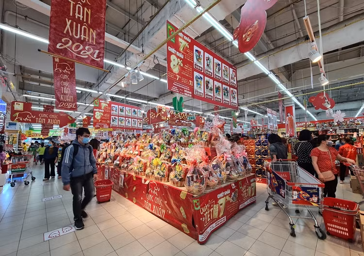 Tuy nhiên, thời điểm PV ghi nhận lượng khách đến siêu thị này mua sắm Tết không quá đông.