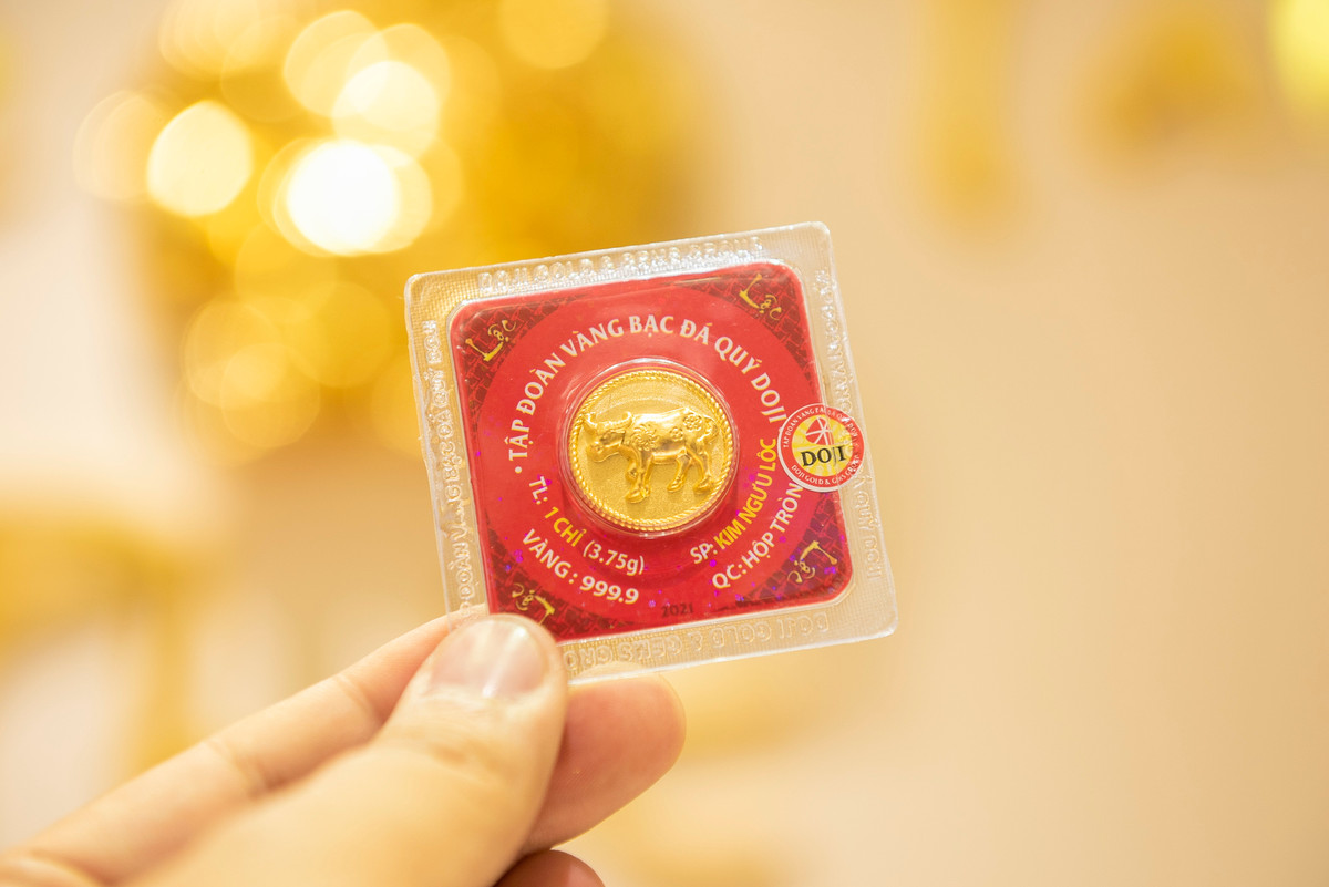 Ngay via Than Tai, DOJI, Bao Tin Minh Chau, PNJ... tung “bao boi” gianh khach?-Hinh-4