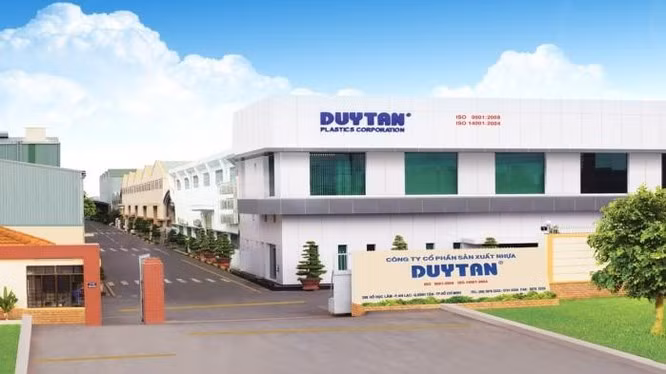 Nhua Duy Tan lam an the nao truoc khi bi 