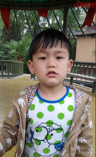 Giet be 5 tuoi, nhet xac xuong cong vi thong minh hon con minh-Hinh-2