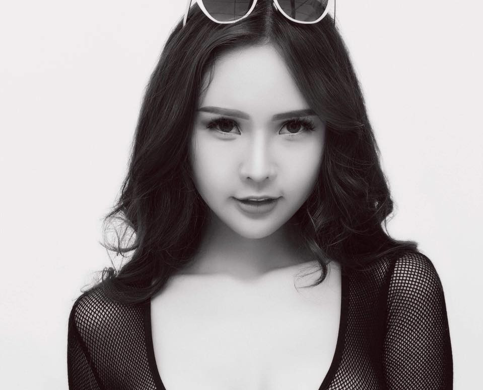 Cụ thể, với mỗi cuốc "tàu nhanh" ở Hà Nội, Nguyễn Thị Cúc thu của "các quý ông" từ 7-10 triệu đồng, giá qua đêm lên đến 15 triệu đồng. Sau mỗi phi vụ môi giới, Cúc hưởng lợi 30% trong số tiền mà khách trả cho gái gọi.