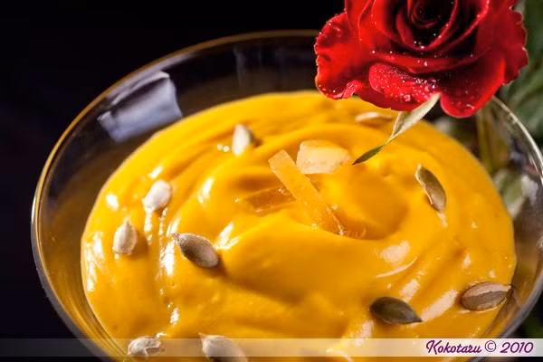 Cháo bí đỏ nấu chuối: Một món cháo đặc cực bổ dưỡng vì chuối được xếp vào hàng siêu hoa quả cung cấp cực nhiều dưỡng chất quan trọng cho bé.