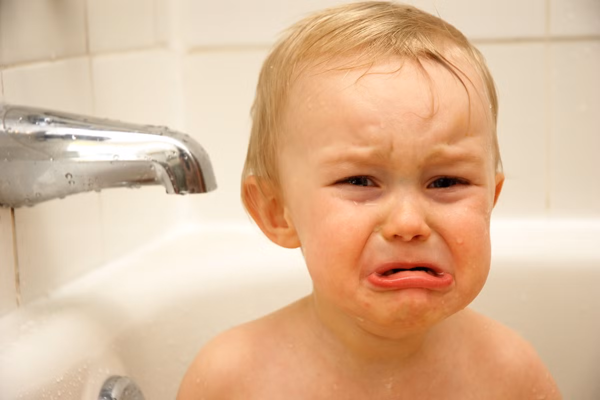 Thậm chí, nhiều em còn khóc lóc ngay cả khi bố mẹ chụp ảnh mình bằng những thiết bị di động vốn dĩ có ngoại hình nhỏ bé và hiền lành hơn rất nhiều so với những chiếc máy ảnh chuyên nghiệp.