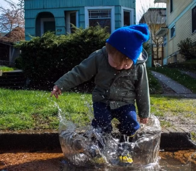Thú vị nhất vẫn là nghịch nước...