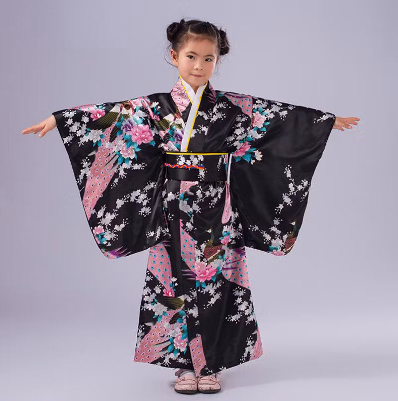 Mỗi một em bé Nhật Bản đều có cho mình một bộ Kimono riêng để diện vào những dịp đặc biệt. Ảnh: JessyLynch.