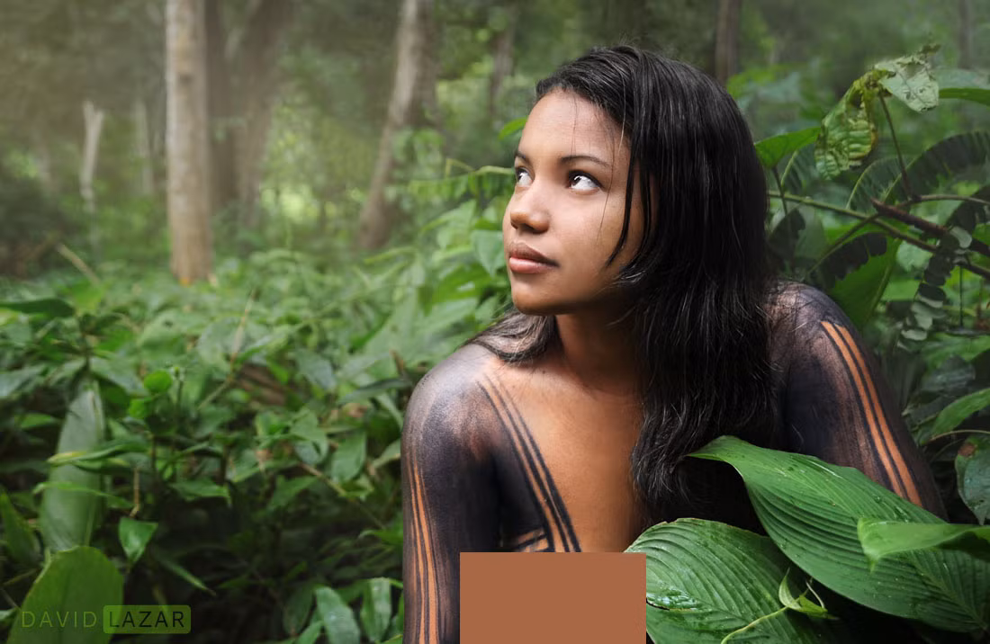 Đây cũng được coi là một cách ngụy trang trong khi đi săn vì việc bôi than và tro lên người được những thổ dân tin rằng sẽ khiến cơ thể không tỏa ra mùi để thú vật đánh hơi được. Ảnh: Lazar.