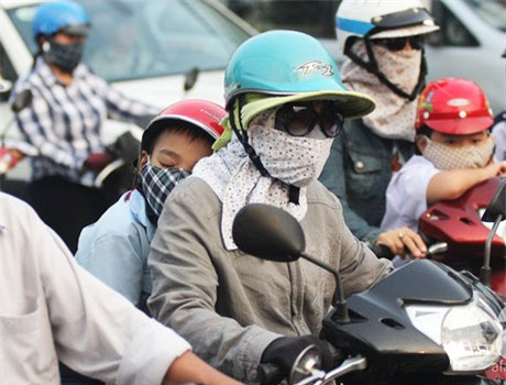 Một đứa trẻ cấp 1 cần tới 10 tiếng được ngủ mỗi ngày để có thể tạm gọi là đủ giấc. Nhưng do áp lực học hành quá lớn ngay từ bé nên dường như lúc nào các em nhỏ này cũng trong tình trạng thiếu ngủ. Ảnh: Afamily.