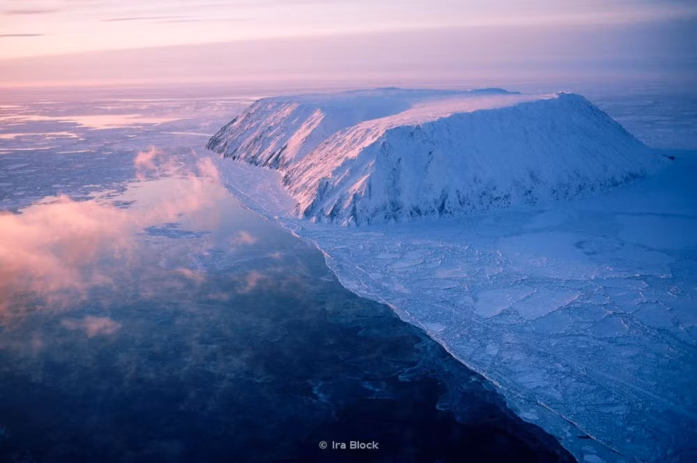 Nơi gần nhất giữa Nga và Mỹ cách nhau chỉ 35 km đường biển nhưng chênh nhau đến... 21 tiếng do phải vượt qua đường đổi ngày quốc tế.