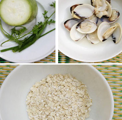 Ngoài ra, các mẹ cũng có thể cho thêm các loại gia vị như hành khô hay thậm chí là thịt cá vào xào cùng với ngao hoặc sườn khi nấu cùng cháo để bổ dưỡng hơn cho trẻ. Ngao là món ăn rất nhiều đạm và không nên cho trẻ ăn thường xuyên, từ 1 đến 2 bữa mỗi tuần là đủ.