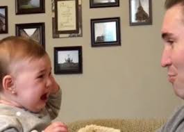 Thì sau khi cạo râu có lẽ đến vợ anh cũng không nhận ra chứ đừng nói là cậu bé con anh.