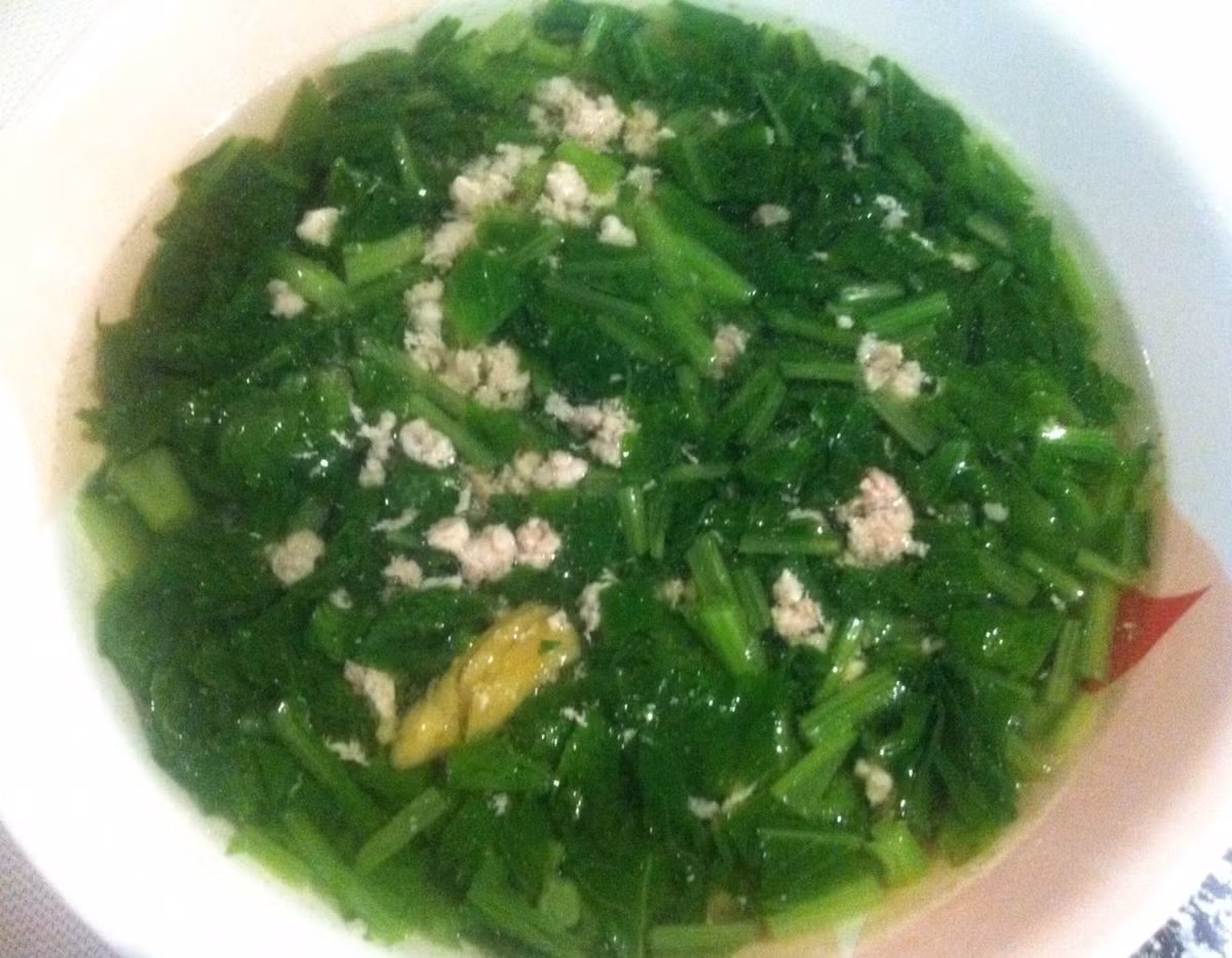 Đối với thịt heo (thịt lợn): Loại thực phẩm kết hợp với thịt lợn đơn giản nhất chính là rau cải nấu canh thịt băm (thịt heo). Món này rất dễ làm và bổ dưỡng vì trong rau cải chứa hàm lượng kẽm nhiều hơn cả thịt lợn chưa kể đến các vitamin A, B, C...