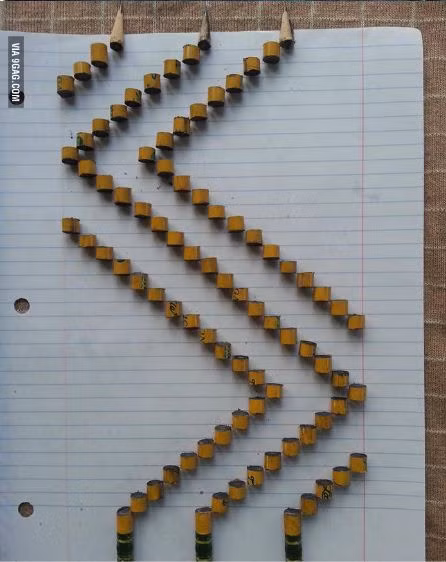 Nếu không biết vẽ, bạn vẫn có thể sử dụng giấy và bút để tạo ra những tác phẩm đủ để "câu like" trên mạng xã hội như thế này. Ảnh: 9gag.