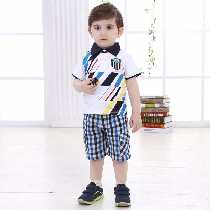 Nên chọn áo ngắn tay để tạo sự thoải mái nhất cho bé.