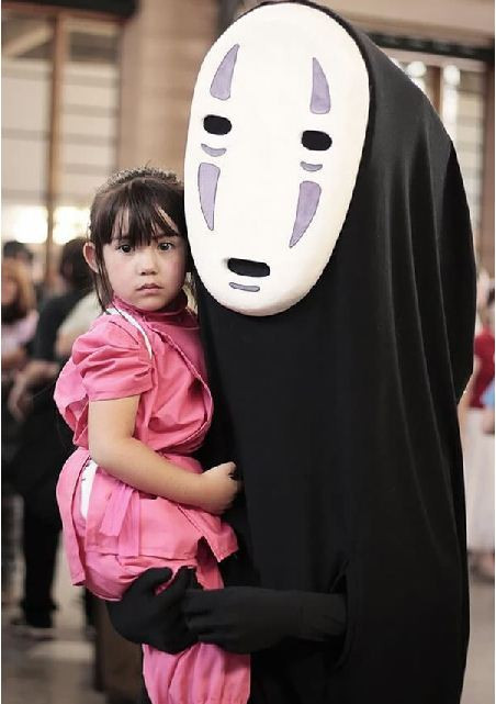 Bộ trang phục Halloween phỏng theo những cặp bài trùng nổi tiếng trong những bộ phim hoạt hình.