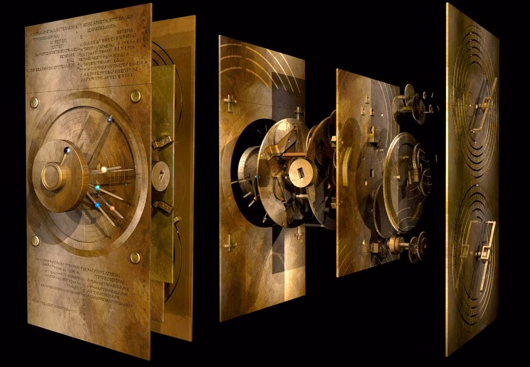 Cỗ máy tính đầu tiên này bao gồm hai mặt, ở một mặt có 2 kim để chỉnh ngày và tháng trong năm (theo lịch Hy Lạp cổ). Sau khi nhập ngày và tháng trong năm thì ở mặt phía bên kia sẽ hiển thị chính xác vị trí của mặt trăng, mặt trời và trái đất.