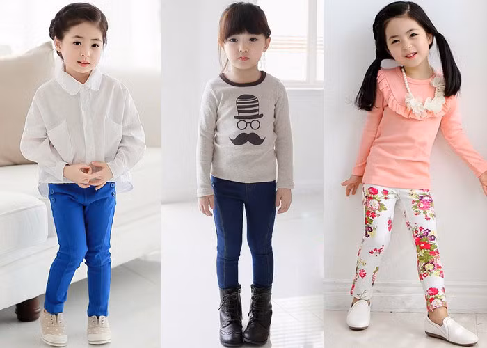 Nếu sinh nhật bé vào mùa đông, các mẹ có thể chọn những chiếc quần dài cho bé gái điệu đà như thế này.