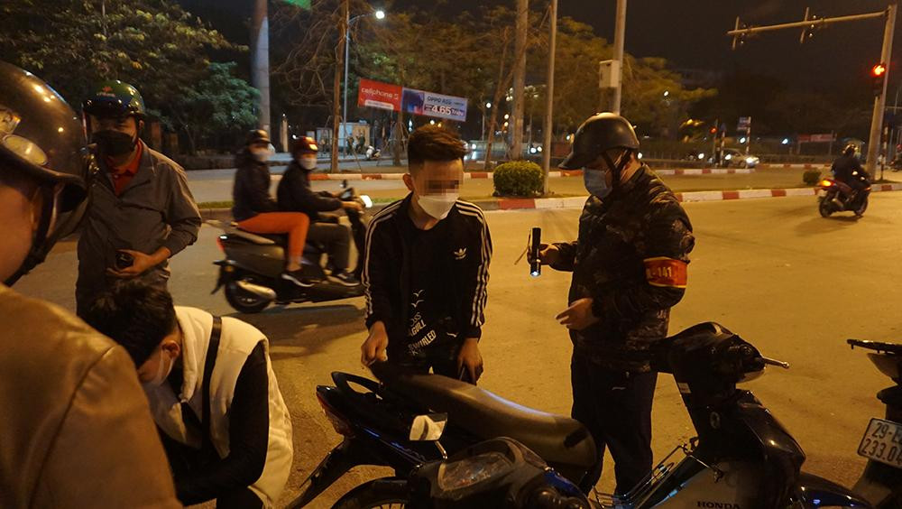 Cánh sát hóa trang có được xử phạt giao thông? Canh sat hoa trang co duoc xu phat giao thong?