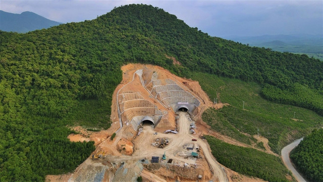 Nguyen nhan khien loat du an cao toc Bac - Nam cham tien do