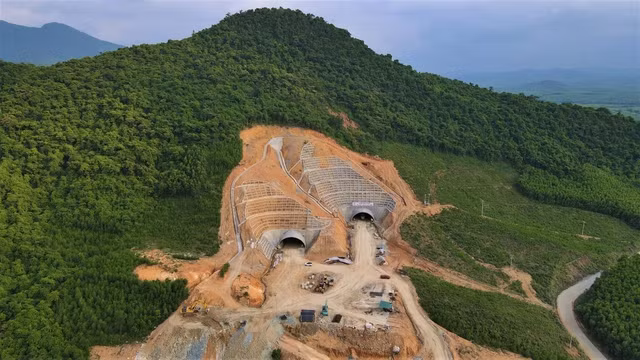 Nguyên nhân khiến loạt dự án cao tốc Bắc - Nam chậm tiến độ Nguyen nhan khien loat du an cao toc Bac - Nam cham tien do