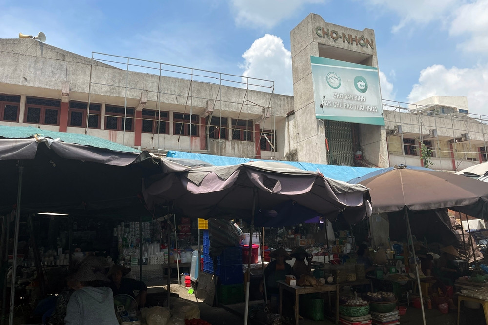 Mong muốn của các tiểu thương chỉ mong sao chính quyền các cấp của tỉnh Bắc Ninh nhanh chóng sửa chữa, mở lại cửa chợ Nhớn để người dân sớm được vào kinh doanh, ổn định cuộc sống.