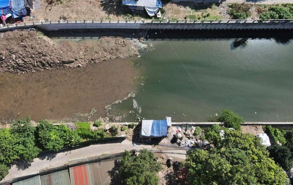 Theo bà Hà, quận Hà Đông đang tập trung chuẩn bị xây dựng phương án tái định cư cho 43 hộ dân tại phường Yên Nghĩa (quận Hà Đông). Sở Xây dựng cũng đã có quyết định đối với 122 hộ dân muốn tái định cư bằng nhà. Đồng thời, phối hợp với các sở, ngành, cơ quan liên quan để hoàn thành GPMB trong năm 2023. (Ảnh: VOV).