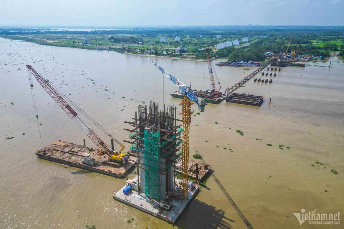 Phần cầu chính và phần đường dẫn phía TP.HCM đã rút ngắn tiến độ được 4 tháng. (Ảnh: Vietnamnet).