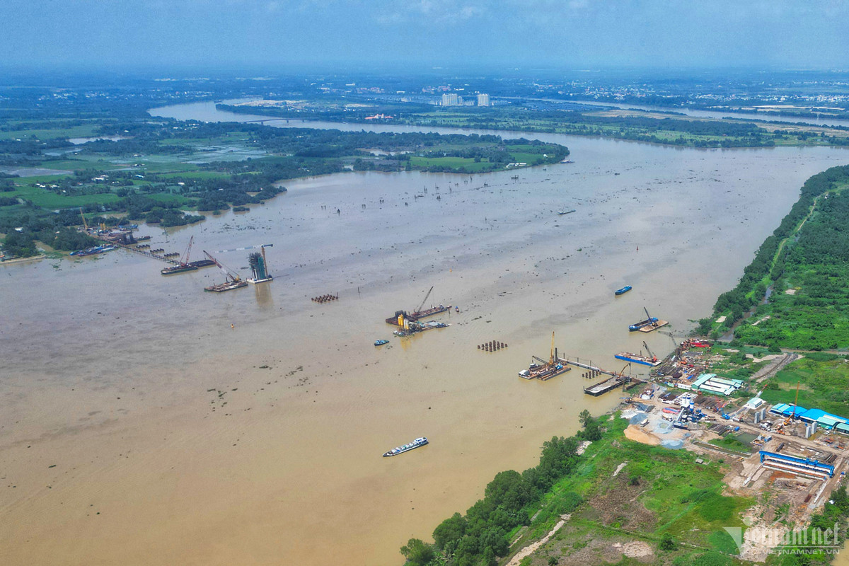 Hạng mục cầu Nhơn Trạch dài 2,6km, rộng 19,5m và đường dẫn ở hai đầu cầu tổng chiều dài hơn 5,6km. (Ảnh: Vietnamnet).