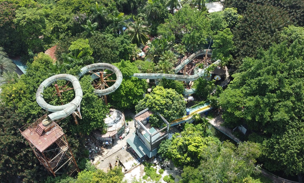 Khu vực vòng quay, cùng nhiều hạng mục khác đã xuống cấp, hết sức nguy hiểm.