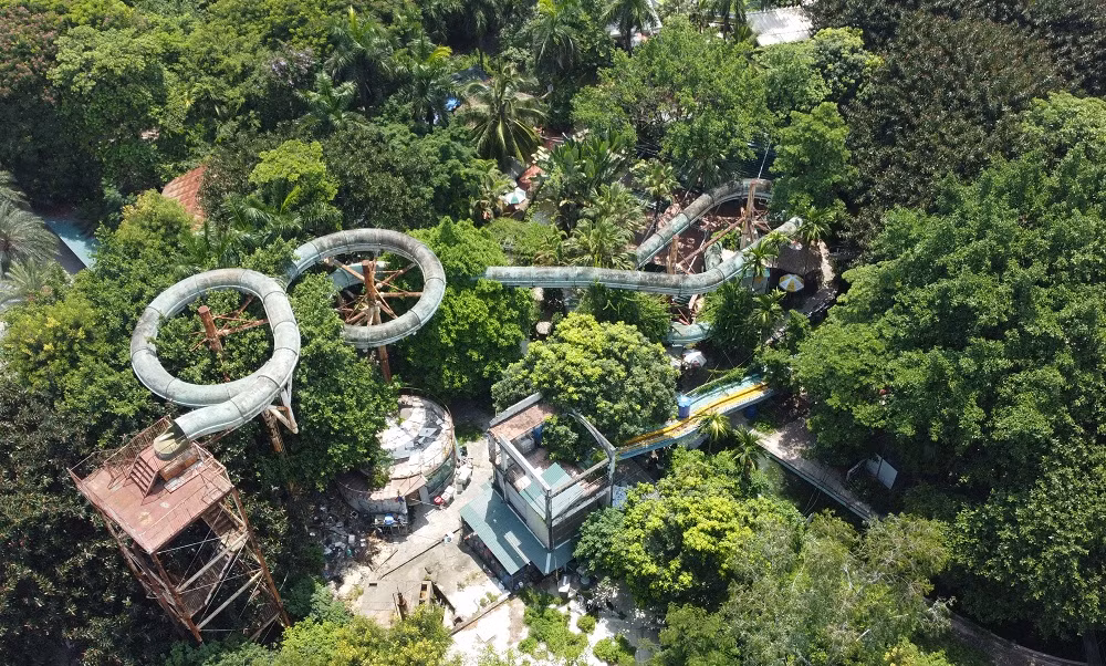 Khu vực vòng quay, cùng nhiều hạng mục khác đã xuống cấp, hết sức nguy hiểm.