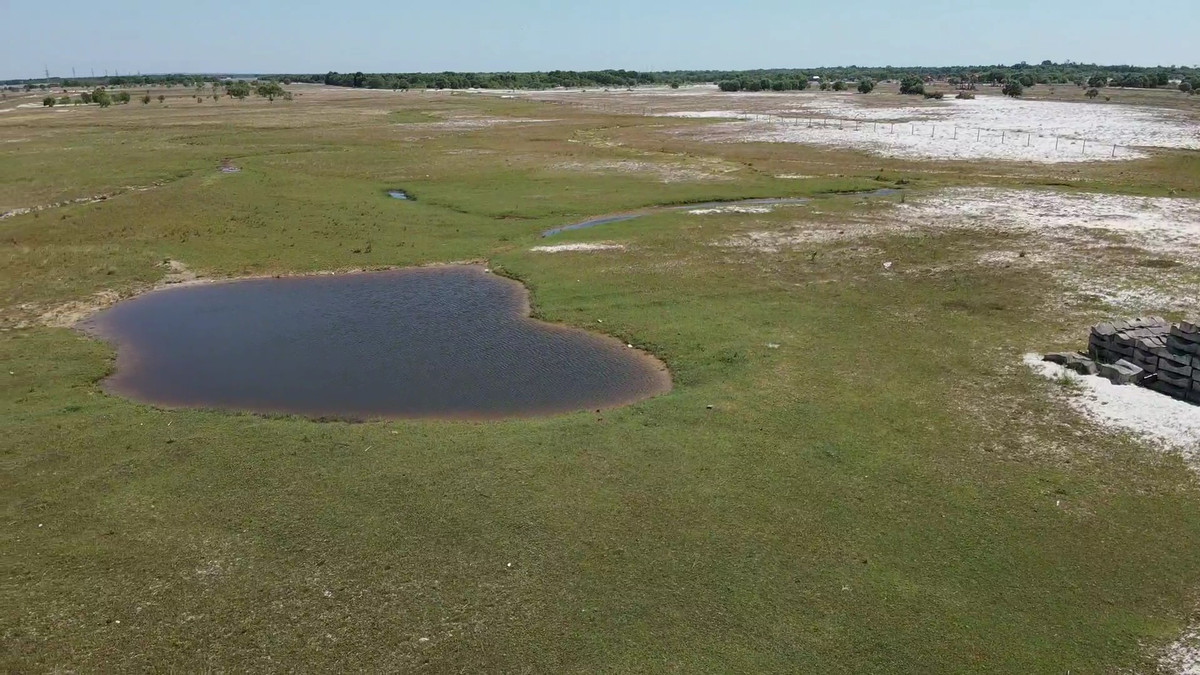 Hơn 10 năm trôi qua kể từ ngày UBND tỉnh Quảng Trị cấp giấy chứng nhận đầu tư lần đầu, đến nay, dự án Xây dựng kết cấu hạ tầng kỹ thuật Cụm công nghiệp Đông Gio Linh vẫn chỉ là bãi đất trống. (Ảnh: Gia đình&amp;Xã hội).