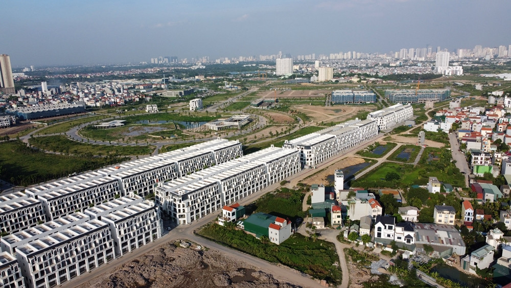 Tại thời điểm thanh tra, diện tích đất của dự án được bàn giao gần 136,5 ha (giảm 1,68 ha) so với diện tích đất được giao năm 2008 của UBND tỉnh Hà Tây (trước khi sáp nhập về Hà Nội - PV). Tuy nhiên, Vietracimex và UBND huyện Hoài Đức chưa chủ động hoàn thiện hồ sơ để trình UBND TP Hà Nội điều chỉnh.