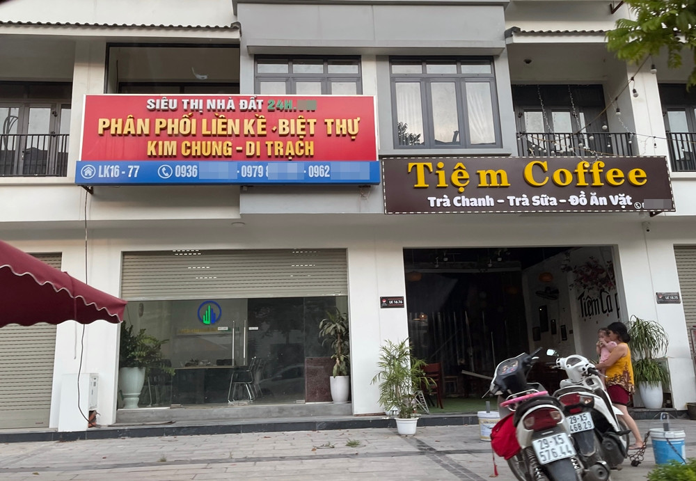 Nhiều phòng giao dịch, mua bán bất động sản “mọc như nấm", nhưng hiếm thấy có khách.