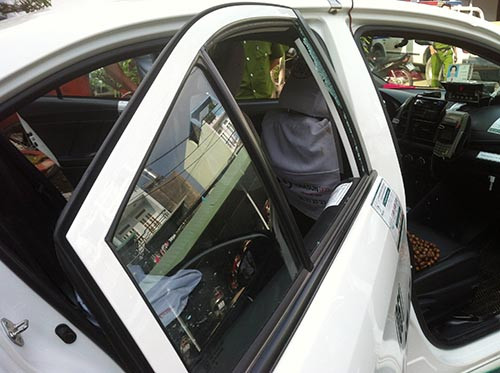 Ga trai “ngao da” khong che tai xe taxi bat... cho ve tham me-Hinh-2