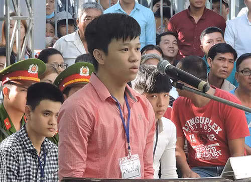 Nhom 9x chem nguoi o UBND phuong linh an-Hinh-2