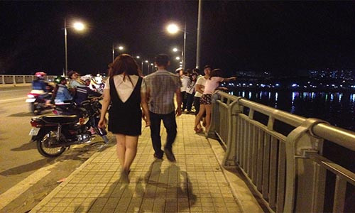 Hy huu: Gai tre duoc cuu 