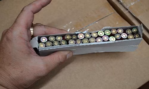 Tich thu 144.000 vien dan nhap khau trai phep qua san bay TSN-Hinh-2