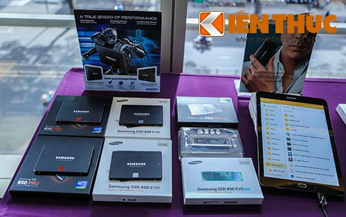 Những sản phẩm ổ cứng SSD siêu nhỏ mới được Samsung trình làng.