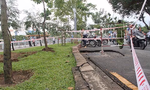 Hiện trường vụ nổ hố ga chiều nay (15/10).