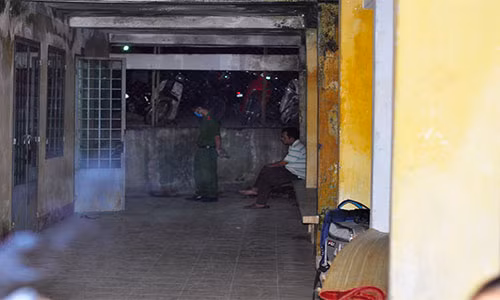 Be trai 6 tuoi nghi bi cuong buc tinh duc trong o to