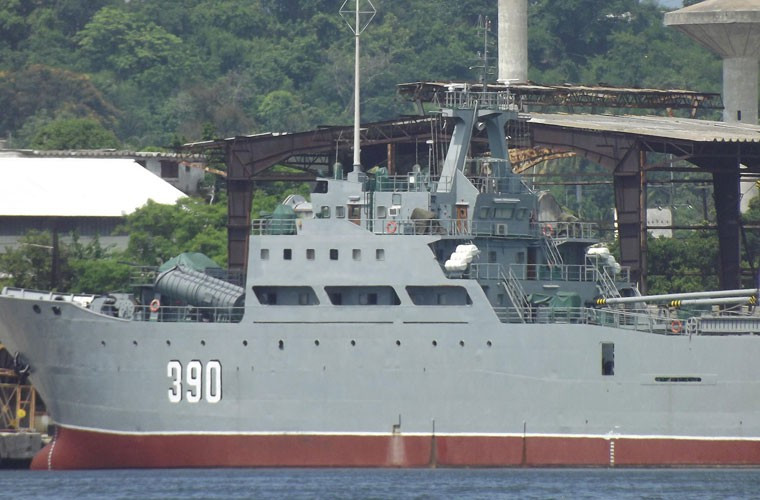 Hải quân Cuba là lực lượng nhỏ nhất trong các thành phần Lực lượng Vũ trang Cách mạng Cuba với quân số khoảng 3.000 người (gồm cả 500 lính thủy đánh bộ), trang bị khoảng 17-18 tàu các loại.