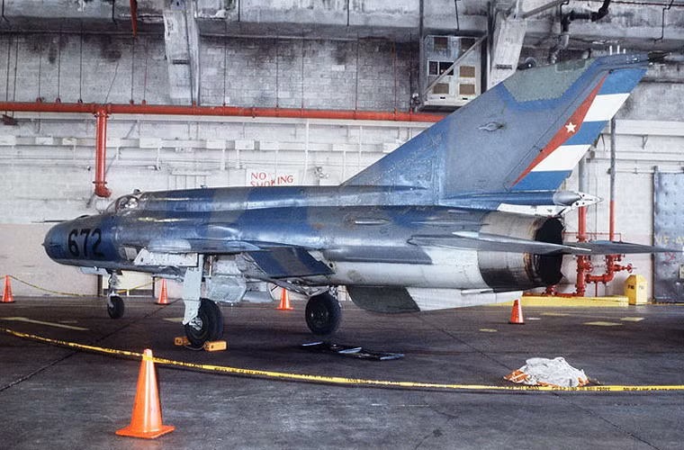 Tiêm kích đánh chặn hạng nhẹ MiG-21.