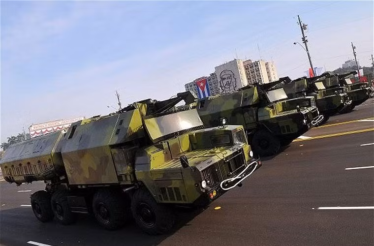 Cuba cũng có trong tay một số lượng nhỏ tổ hợp tên lửa phòng thủ bờ biển 4K51 Rubezh có thể tiêu diệt mục tiêu trong phạm vi 120km trở xuống.