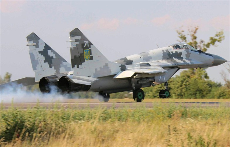 Thời điểm năm 2018, không quân Ukraine có trong trang bị khoảng 45 máy bay chiến đấu MiG-29 trong cấu hình cơ bản được kế thừa từ Liên Xô sau năm 1991.