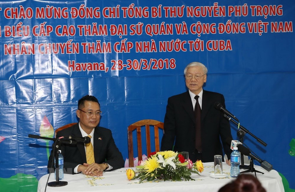 Tổng Bí thư Nguyễn Phú Trọng nói chuyện với cán bộ , nhân viên Đại sứ quán, đại diện cộng đồng và sinh viên Việt Nam.
