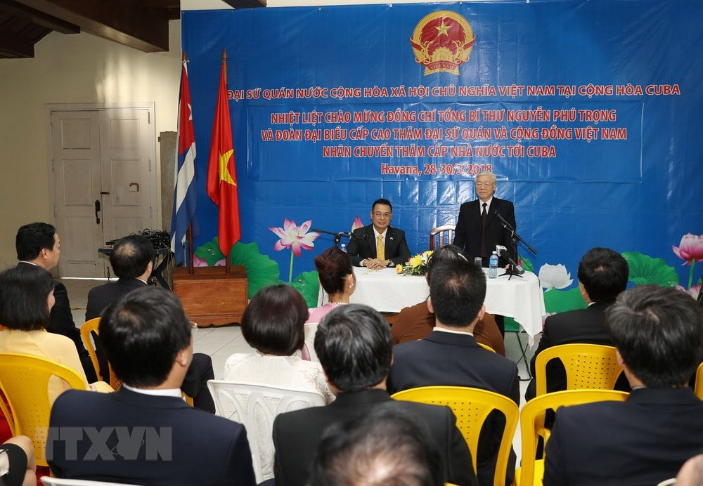 Tổng Bí thư Nguyễn Phú Trọng nói chuyện với cán bộ , nhân viên Đại sứ quán, đại diện cộng đồng và sinh viên Việt Nam.