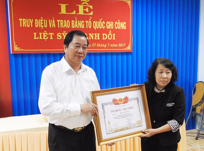 Duoc cong nhan liet si sau 38 nam bi dong doi sat hai