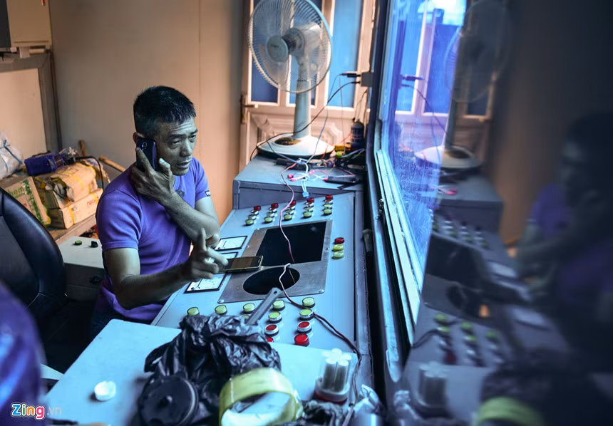 Bên trong hệ thống xử lý kỹ thuật của trạm bơm. 